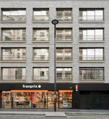 122 AVRON